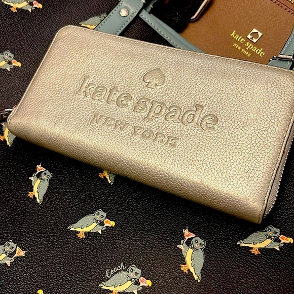 Kate Spade ♠️ Metallic Zipper Wallet - Picture 2 of 8
